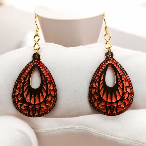 Hand Crafted Jewelry - Handmade Resin Elegant Red and Black Teardrop Earrings